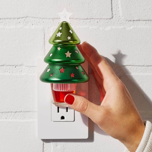 Bath & Body Works Other - Bath & Body Works Christmas Tree With Stars Wallflower Plug In Night Light